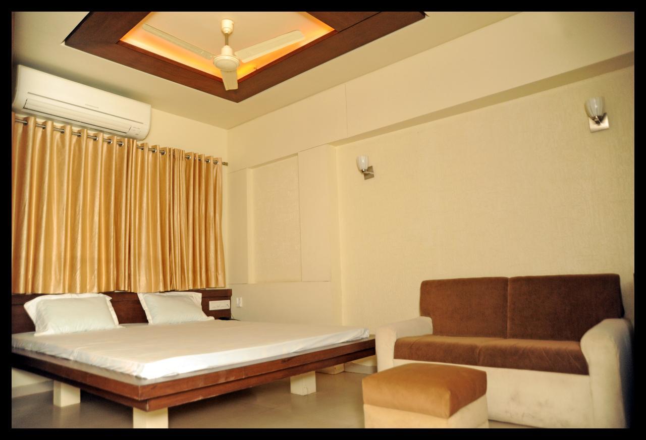 Tulsi Motel Nadiād Extérieur photo