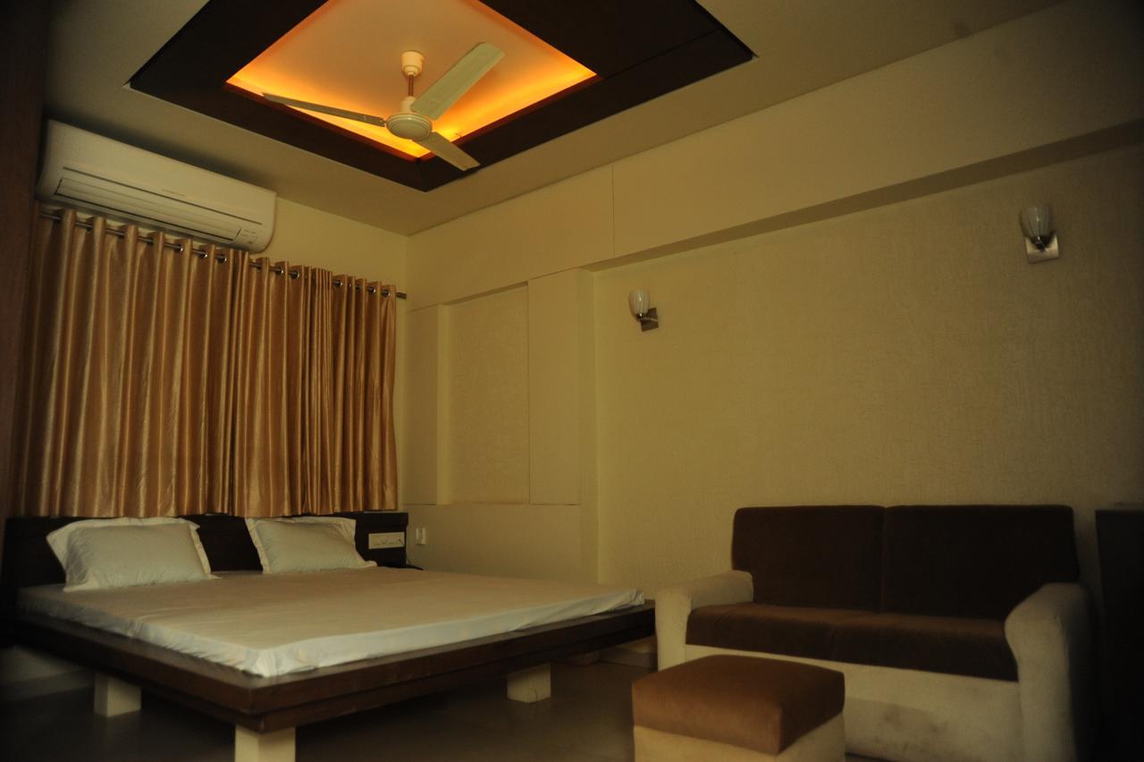 Tulsi Motel Nadiād Extérieur photo